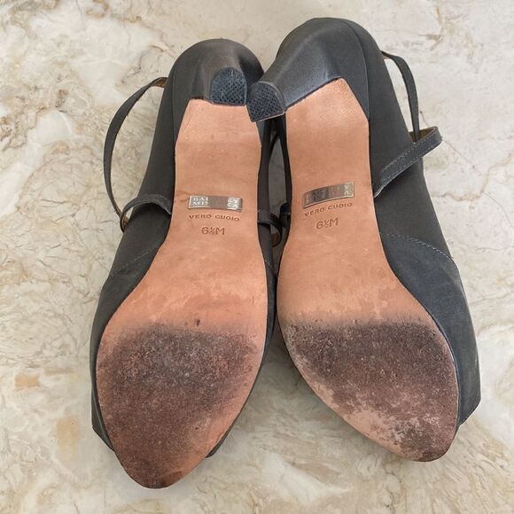 Badgley Mischka Grey Silk Peep Toe Strappy Heels - Picture 11 of 12